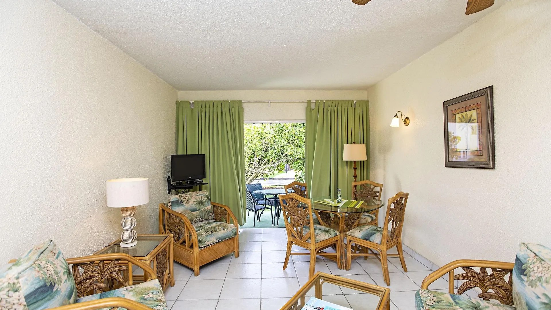 Plum Tree Club Apartment Christ Church