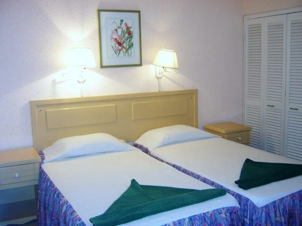 Plum Tree Club Apartment Christ Church